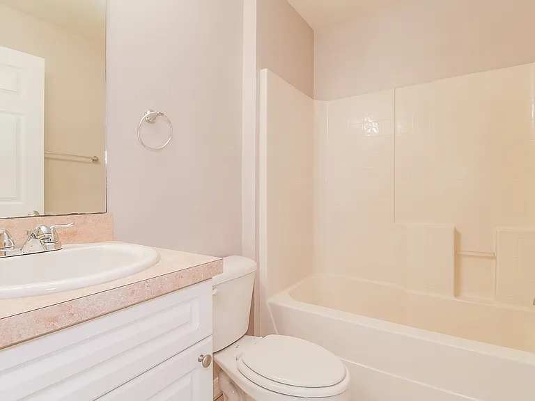 3802 35th St SW — Photo 10