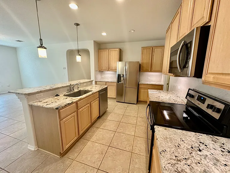 413 Hunters Hill Dr — Photo 13