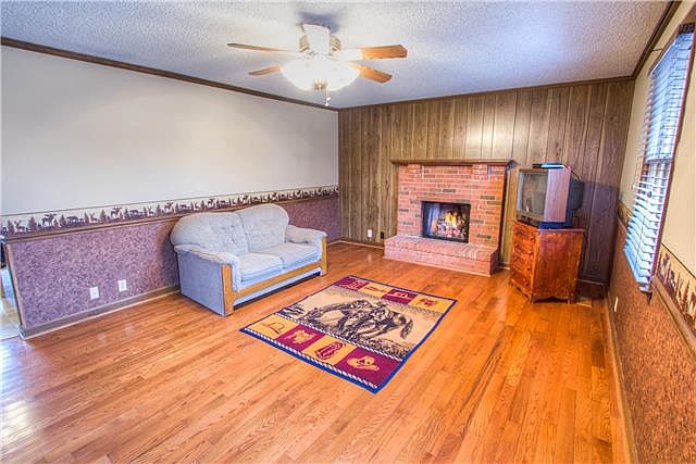 2nd image of 1506 Burchett Dr