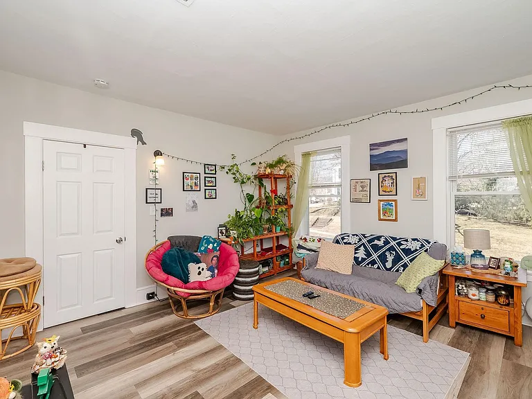 26 Cushing St — Photo 2