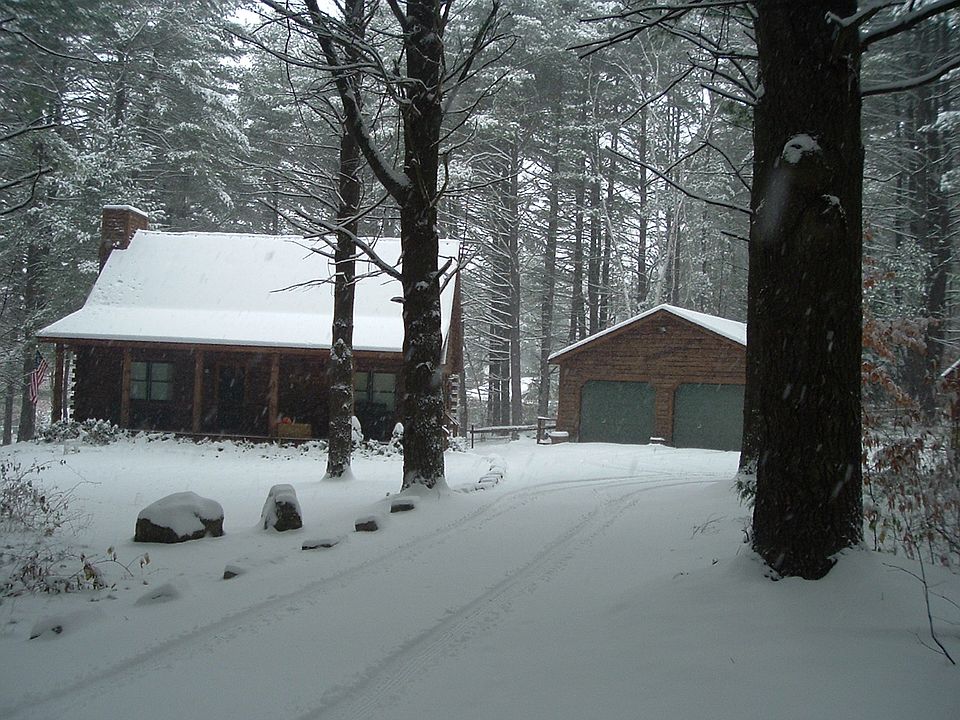 1st image of 22 White Birch Dr