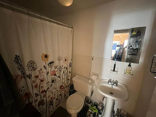 Rented by KNOCKKNOCK LLC | media 8