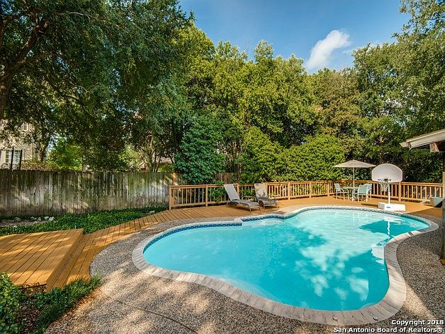 1st image of 818 Amberstone Dr