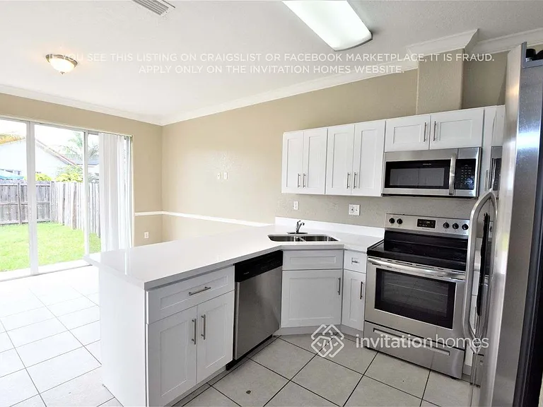 16960 SW 141st Ave — Photo 8