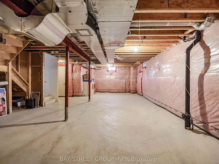 7 Gordon Landon Dr — Photo 44