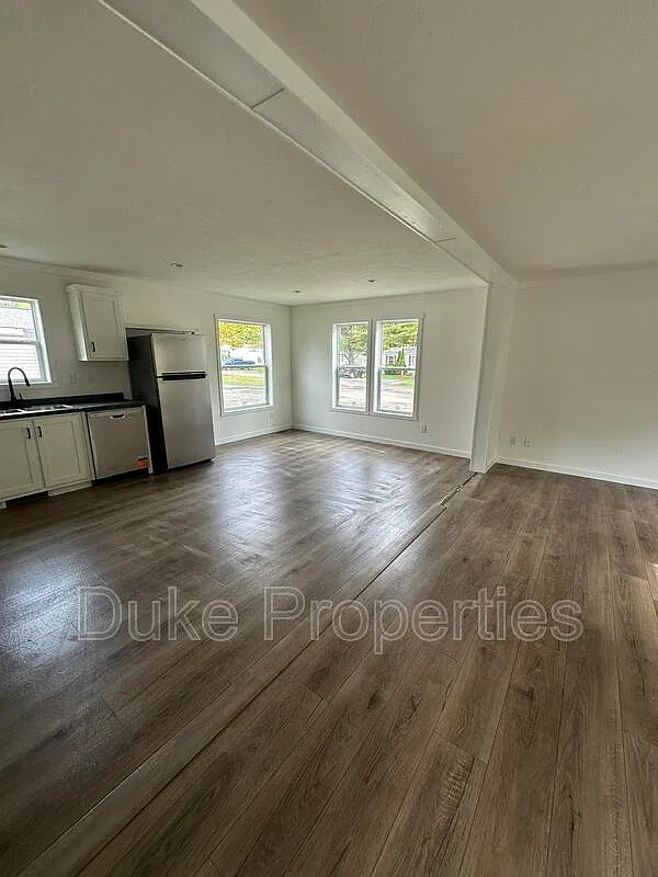 3 bed, 2.0 bath, $1,995 — Photo 3
