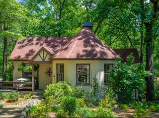 2 Mother Goose Vlg, Lookout Mountain, GA 30750