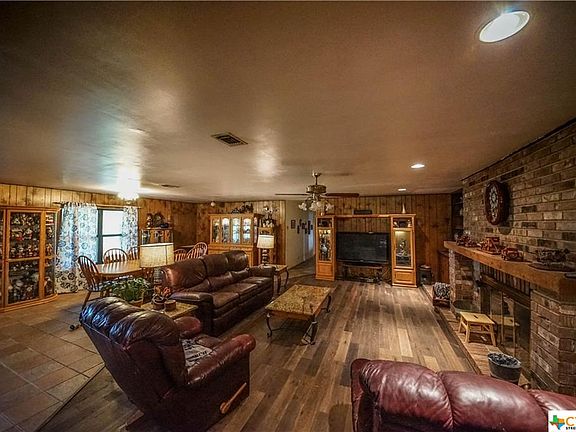 5th image of 2351 Lakewood Dr