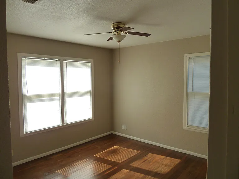 1006 Ronald Dr — Photo 8