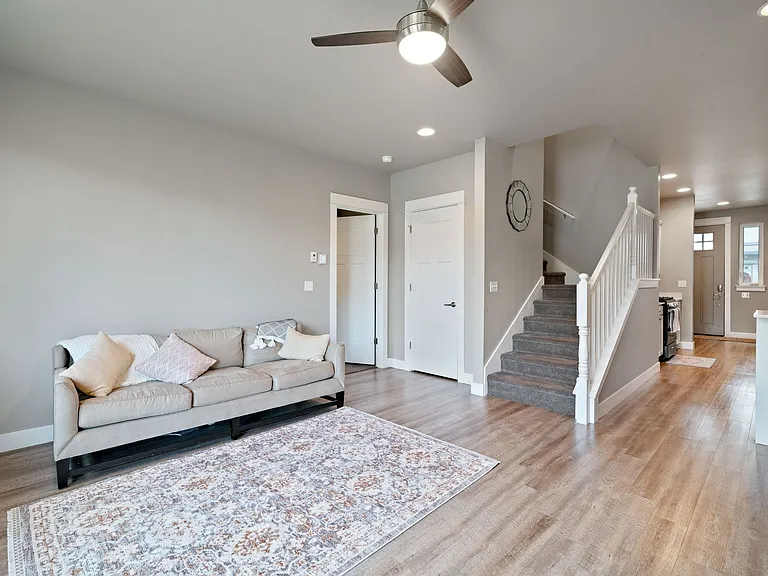 3083 Lori Ln — Photo 4
