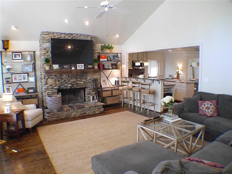 746 Forrest Trl NW — Photo 4