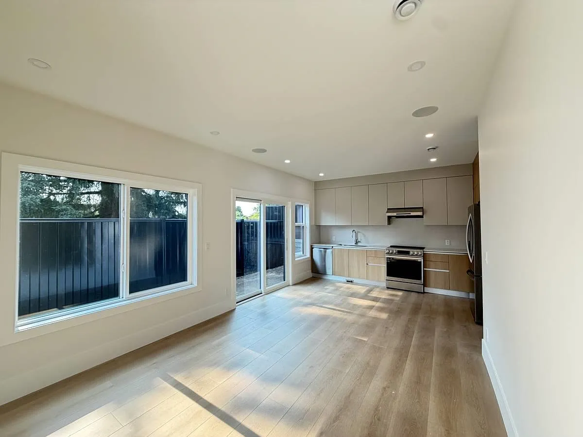 2 bed, 970 sqft, $3,450 — Photo 3
