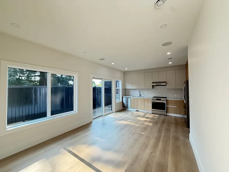 9XX Westmount Dr — Photo 3