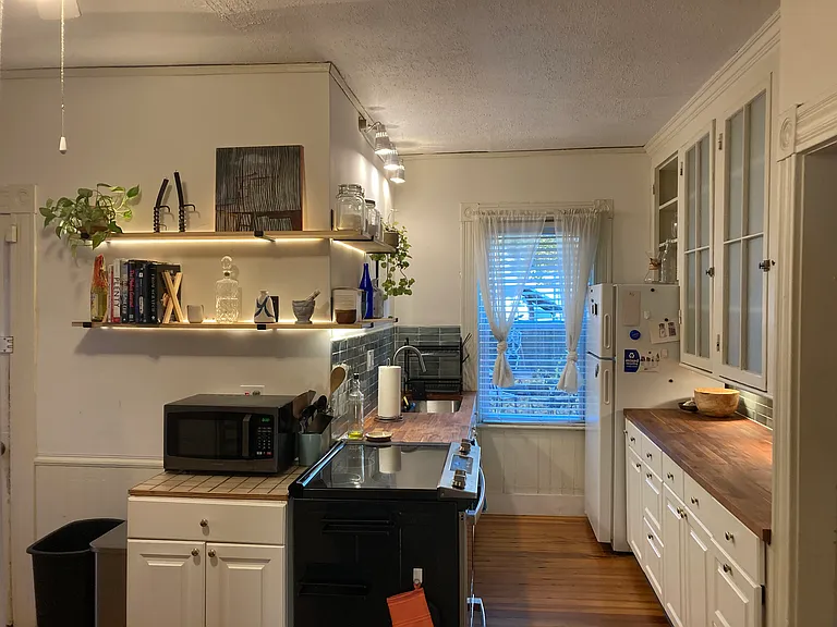 28 Violet St #1 — Photo 6