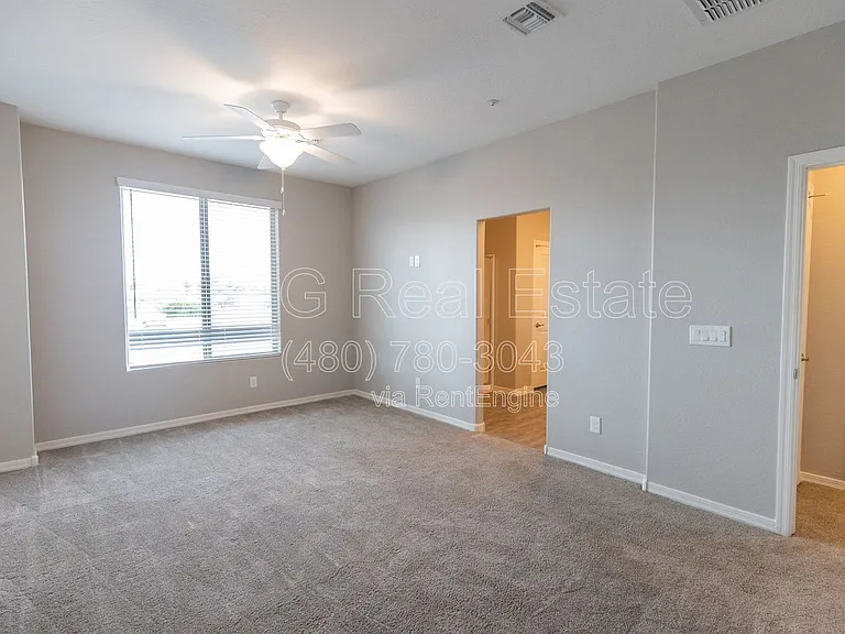 2950 N 38th St #13 — Photo 11