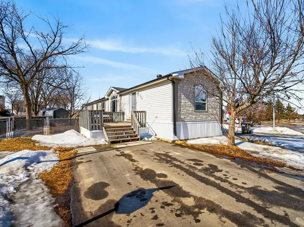 902 Jubilee Close, Strathcona County, AB T8H 2G3