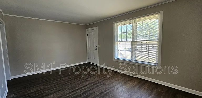 1529 Earl Dr #1 — Photo 11