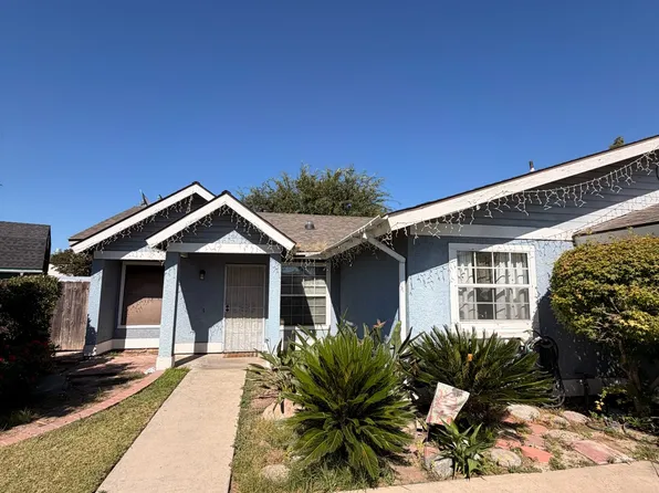 844 N Suzanne Ct, Dinuba, CA 93618