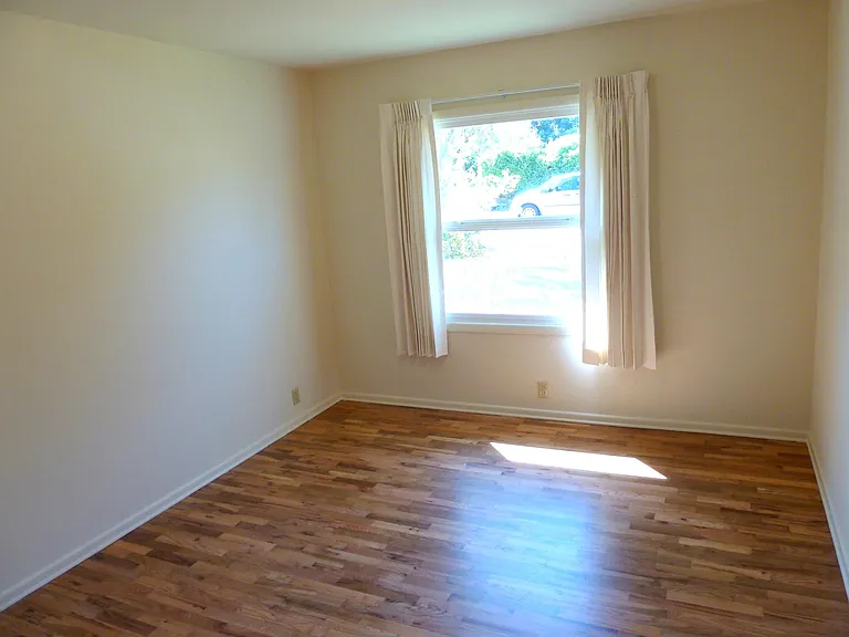 855 W 19th Ave — Photo 14