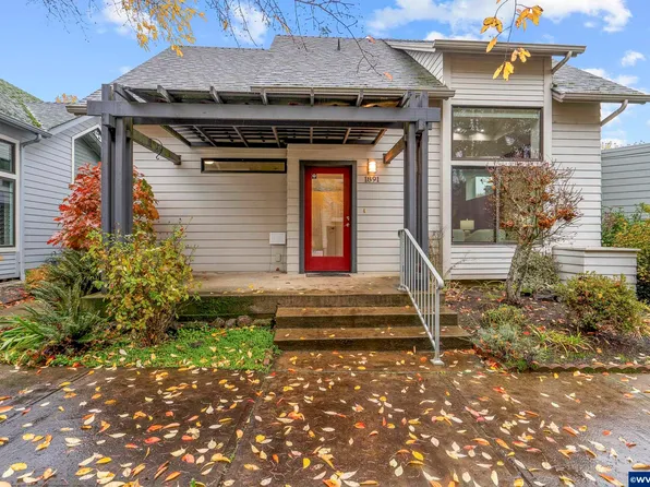 1891 Cousteau Loop SE, Salem, OR 97302