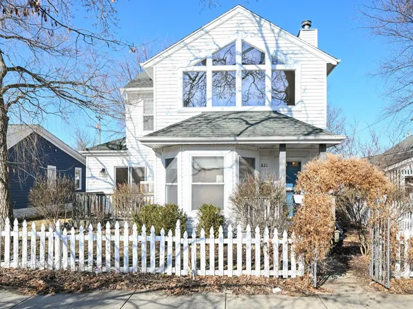 821 Wisconsin STREET, Lake Geneva, WI 53147