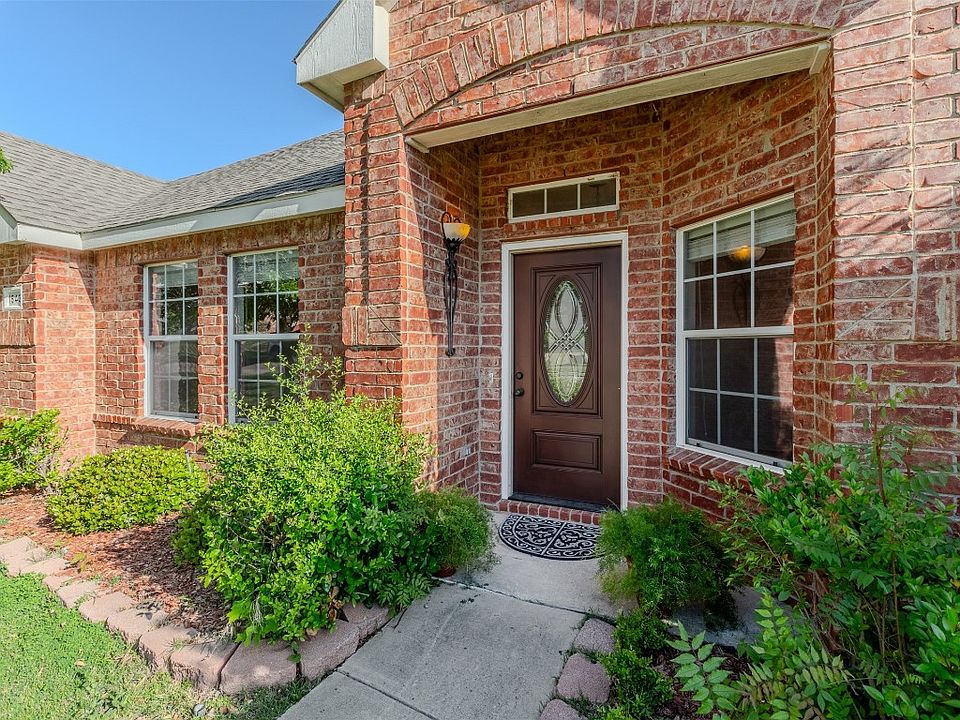 1st image of 1543 Cliff Creek Dr