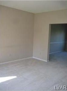 4th image of 1850 Mallard Ct