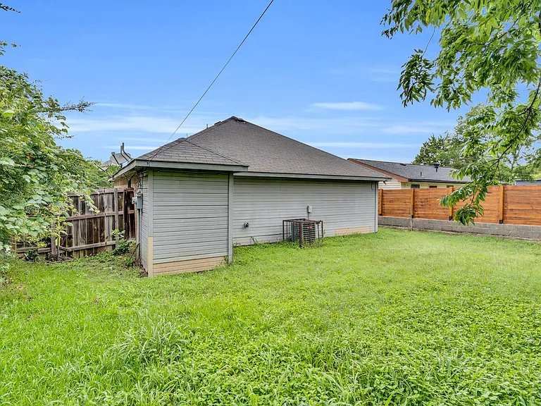 2520 Fatima Ave — Photo 19