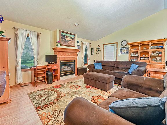5th image of 2335 Gentry Ln
