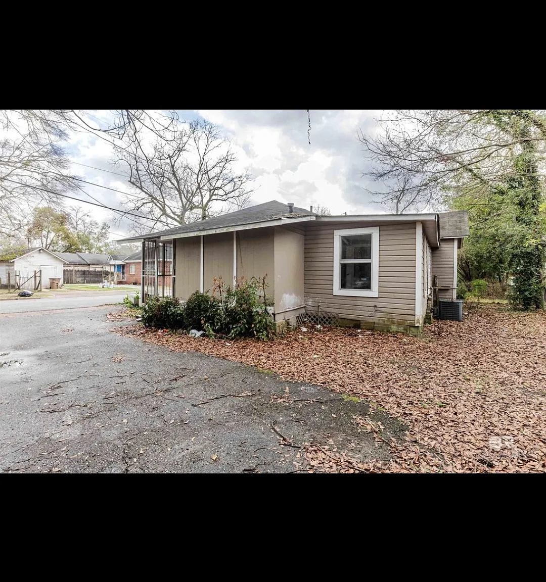 600 600mohawk St — Photo 3