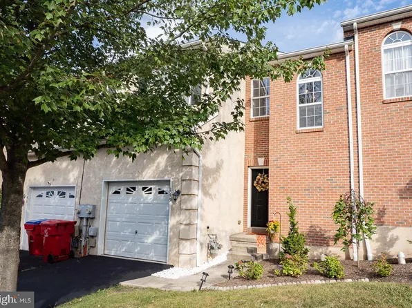 145 Stone Hill Dr, Pottstown, PA 19464