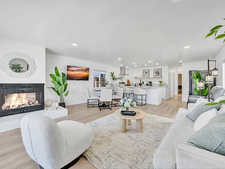 920 W Balboa Blvd #920 — Photo 5