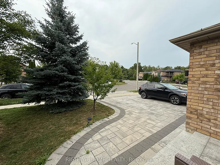 57 Bayswater Ave — Photo 43