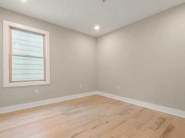 211 Summit Avenue image 12 of 16