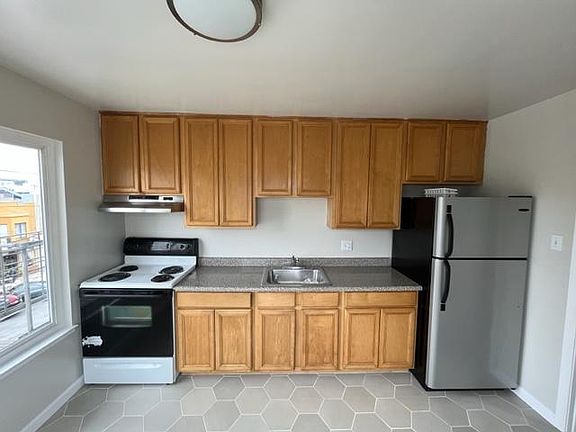 5th image of 400 25th Ave APT 6
