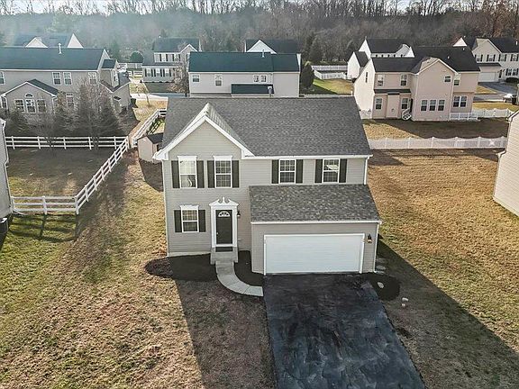 2nd image of 29 Garden Crest Ln