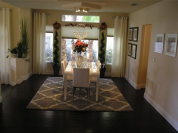 3rd image of 4659 Lomas Santa Fe St
