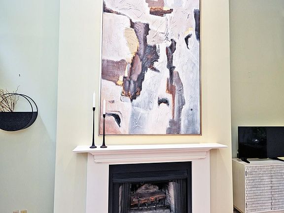 5th image of 681 Totten Way