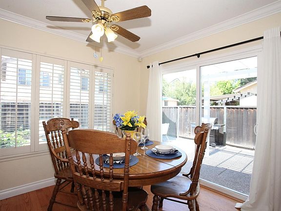 3rd image of 1183 Pembroke Dr