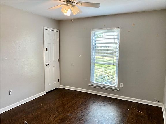 2nd image of 1503 Parkview Blvd #1503