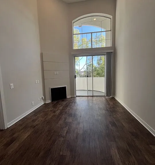 7660 Beverly Blvd #408 — Photo 7