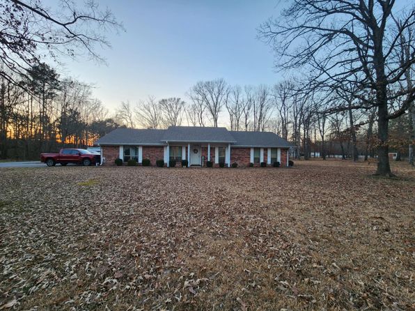 7606 Dolphin Dr, Pine Bluff, AR 71603