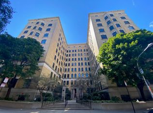 559 W Surf St APT 101, Chicago, IL 60657