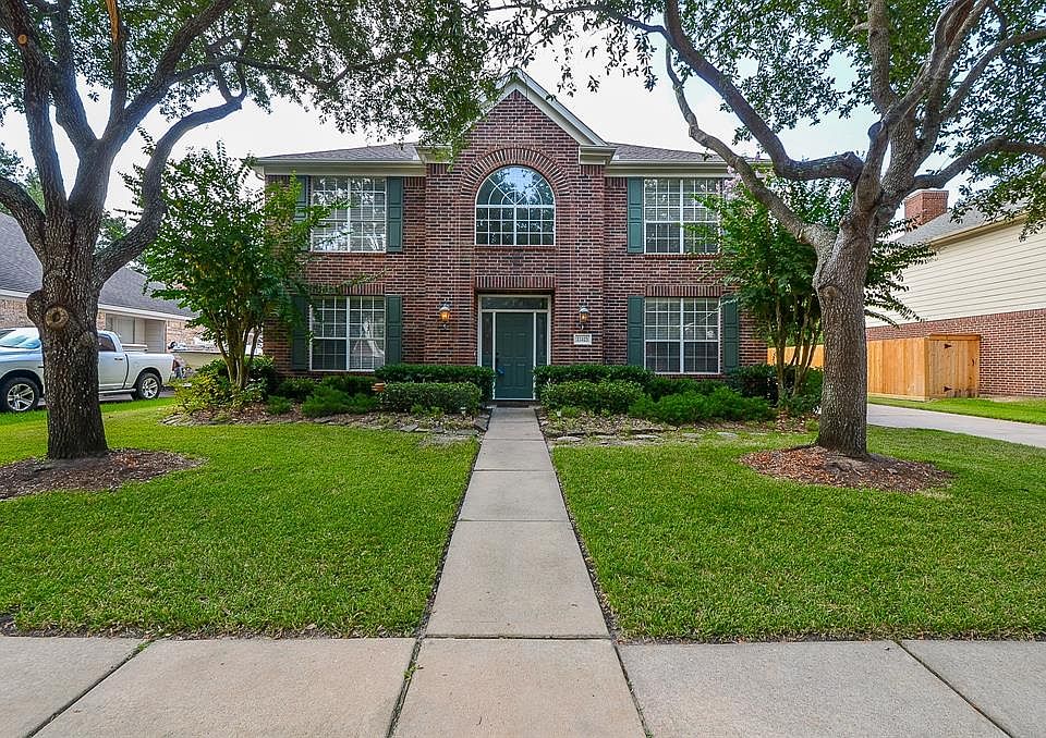1st image of 22423 Wildwood Grove Dr