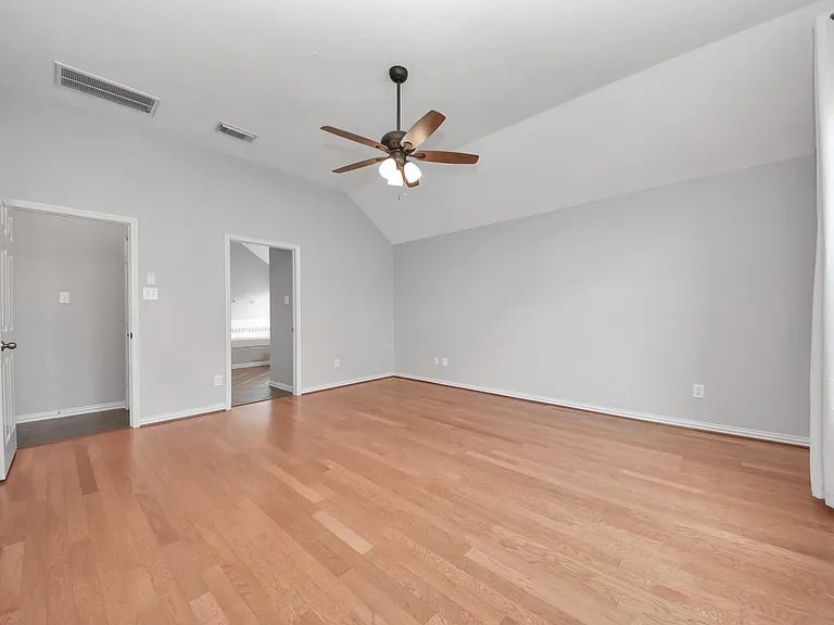 18403 Sierra Falls Ct — Photo 13