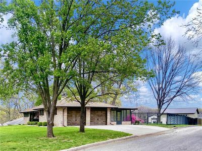 3023 S Santa Fe Rd, Independence, MO, 64055
