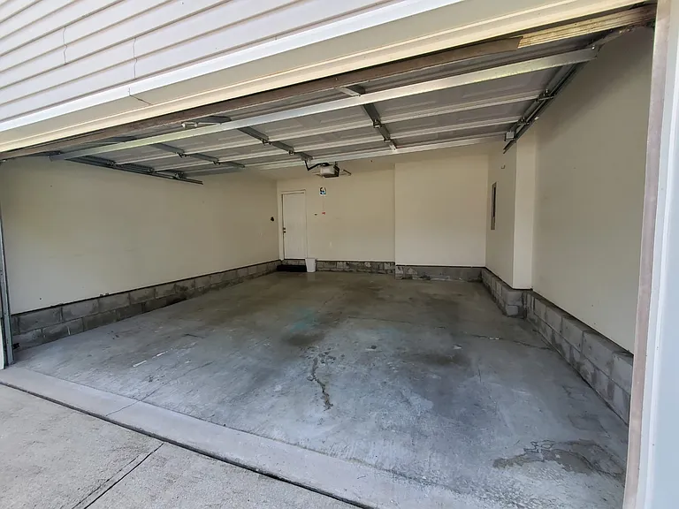 204 Lucille Dr — Photo 37