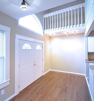 2nd image of 1237 Indianola Ave #B