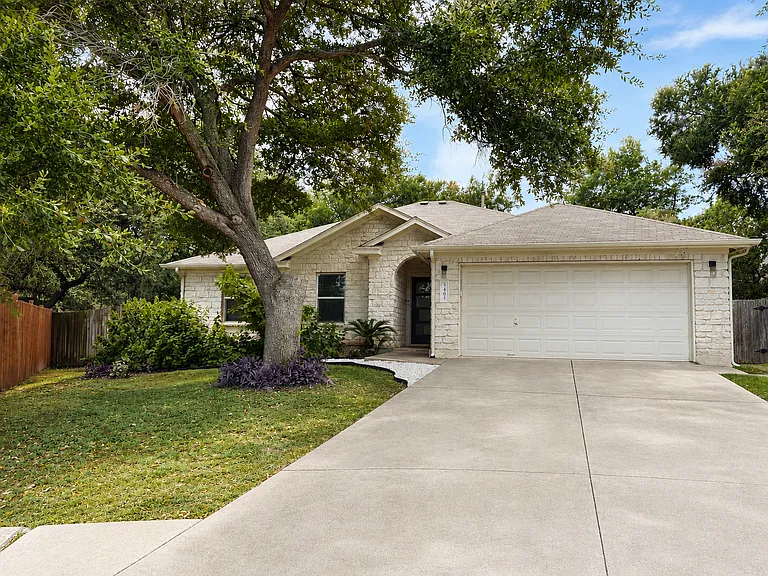 5405 Amanda Ellis Ct — Photo 2