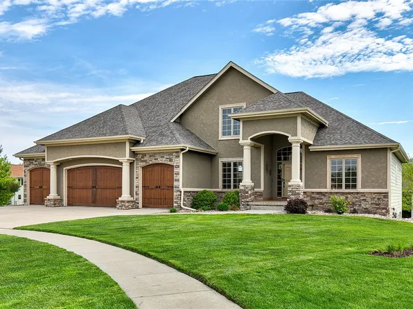 1727 Everwood Ct SW, Altoona, IA 50009